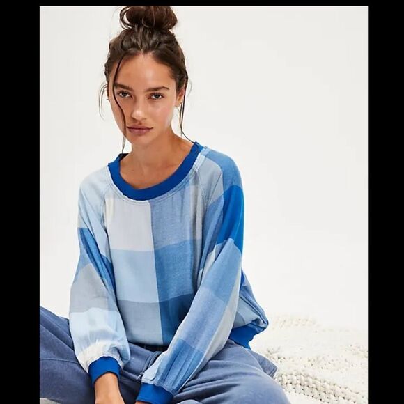 NWT Free People Intimately Sugar Cookie Flannel Pullover - Chambray Combo - Picture 1 of 4